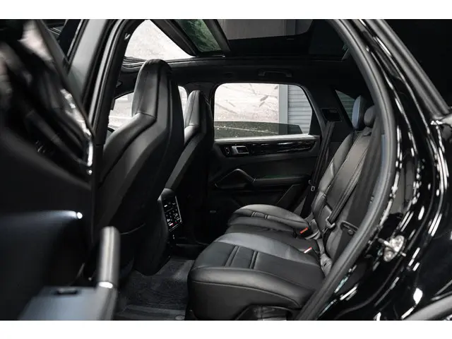 Porsche Cayenne 3.0 E-Hybrid 2021 Hybride Benzine 12