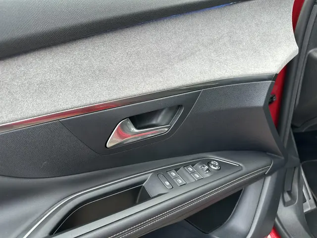 Peugeot 3008 1.6 HYbrid 225 GT 2023 Hybride Benzine 13