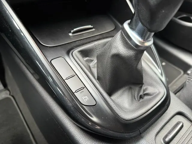 Kia Carens 1.6 GDi ExecutiveL. 2016 Benzine 23