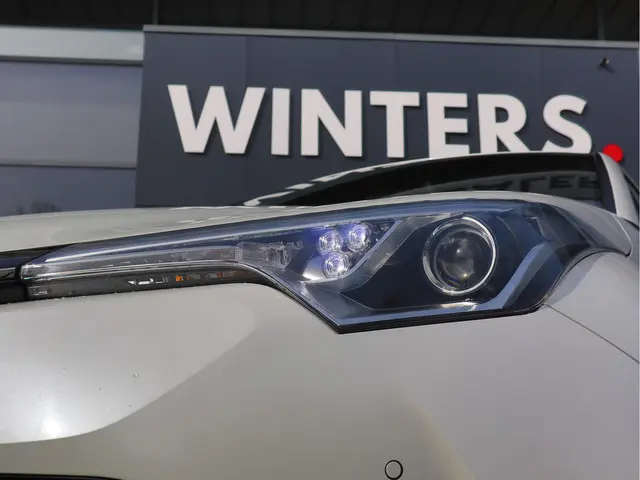 Toyota C-HR 1.8 Hybrid Executive 2017 Hybride Benzine 7