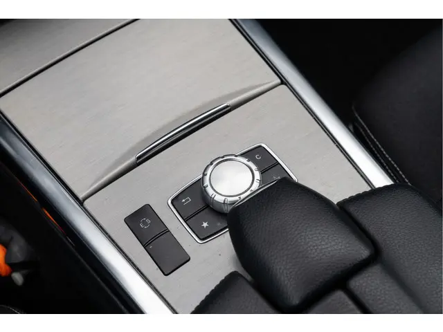 Mercedes-Benz E-Klasse E200 Avantgarde 2013 Benzine 21