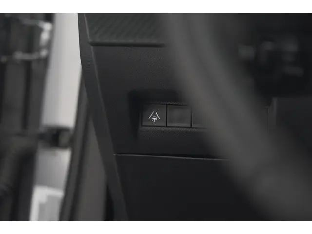 Peugeot 2008 Hybrid 136 e-DSC6 GT 2024 Hybride Benzine 44