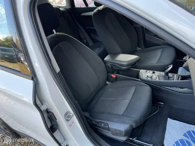 BMW X1 sDrive18i High Executive 2019 Benzine 18