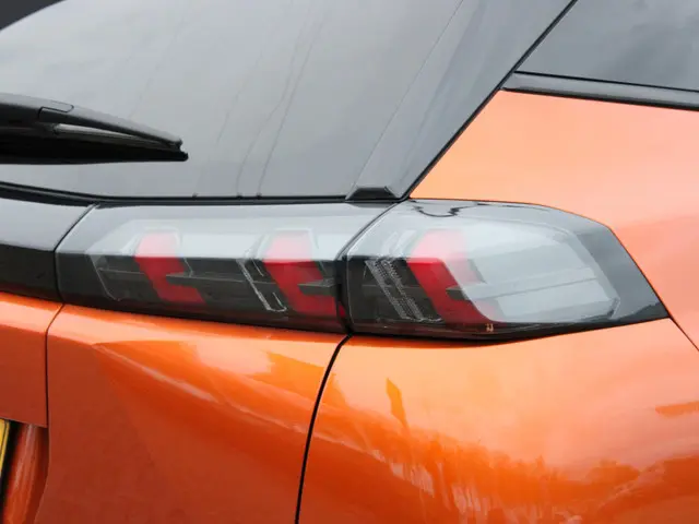 Peugeot 2008 1.2 PT Blue Lease Allure 2020 Benzine 29