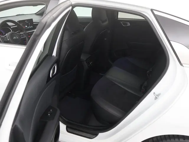 Kia ProCeed 1.6 T-GDI GT 204PK 2019 Benzine 19