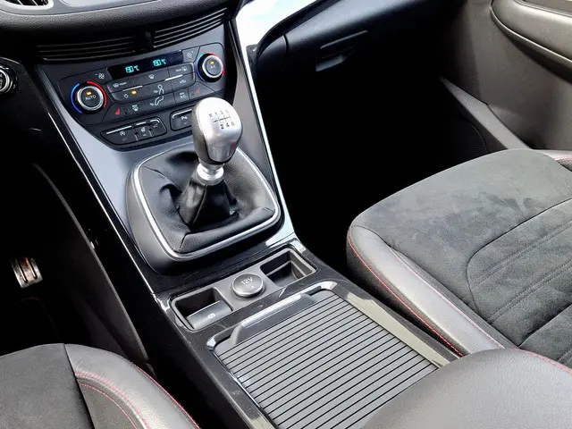 Ford Kuga 1.5 ST Line X-Pack 2019 Benzine 37