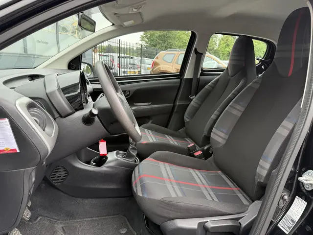 Peugeot 108 1.0 e-VTi Active 2015 Benzine 6