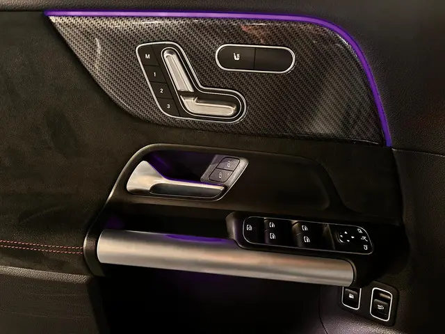 Mercedes-Benz GLA 250 e AMG Line 2023 Hybride Benzine 21