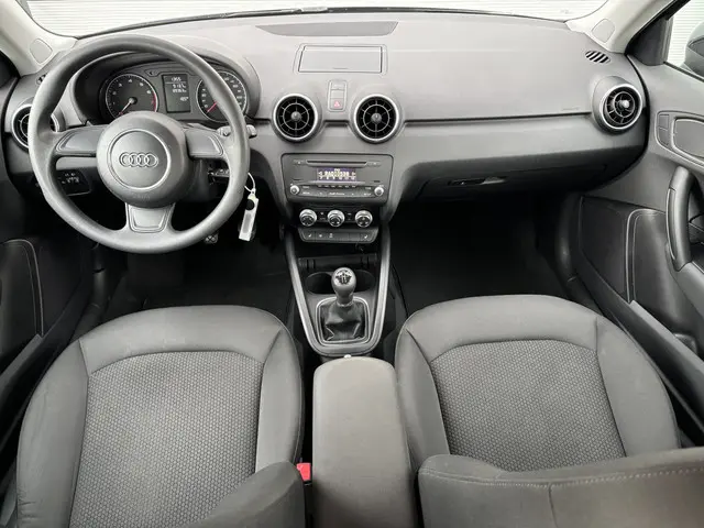 Audi A1 Sportback 1.2 TFSI Attr 2012 Benzine 18