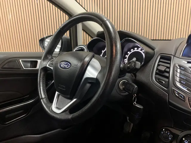 Ford Fiesta 1.0 Style|84000KM|Navigatie|Airco| 2015 Benzine 20