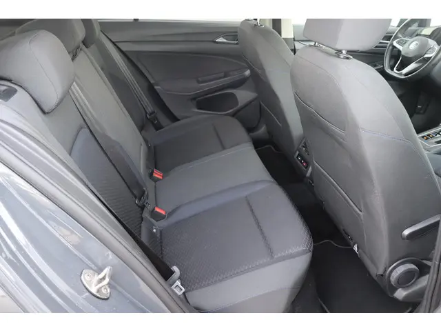 Volkswagen Golf 1.0 eTSI Life Business 2020 Benzine 15