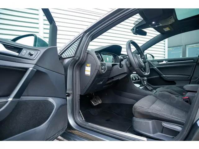 Volkswagen Golf 2.0 TSI 4Motion R 2017 Benzine 6