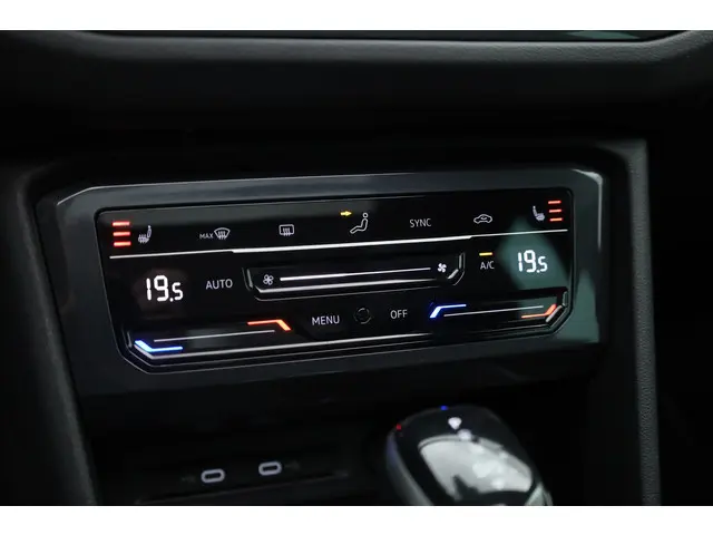 Volkswagen Tiguan 1.5 TSI R-Line DSG 2023 Benzine 17
