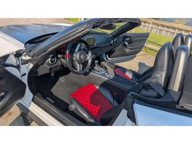 Fiat 124 Spider 1.4 MultiAir Turbo Abarth 2016 Benzine 12