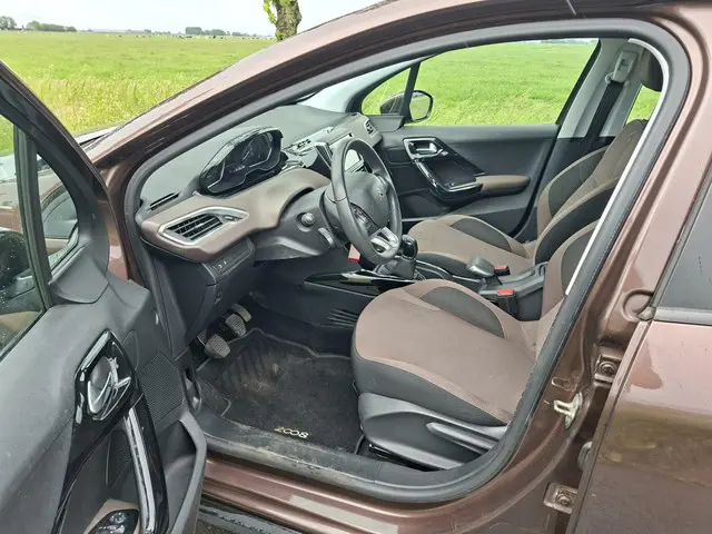 Peugeot 2008 1.2 VTi Active van 1e eigenaar❗ 2013 Benzine 17
