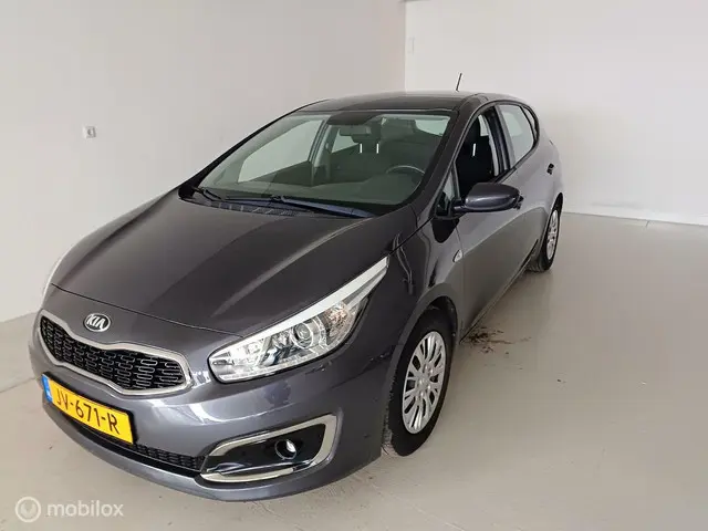 Kia cee'd 1.0 T-GDi Navigator 2016 Benzine 13