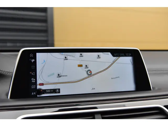 BMW 7 Serie 740Li High Executive 2016 Benzine 23