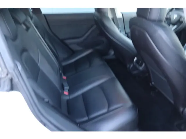 Tesla Model 3 Performance AWD 75 kWh 2019 Elektrisch 14