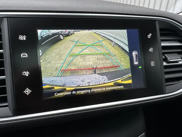 Peugeot 308 SW 1.2 PureTech Allure 2017 Benzine 12