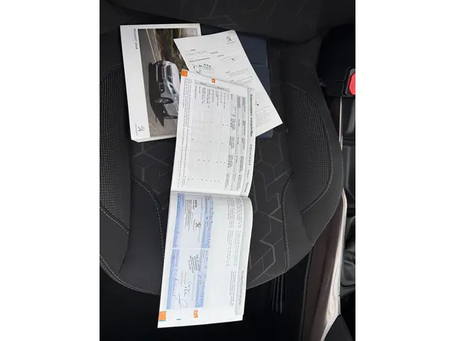 Peugeot 2008 1.2 PureTech Blue Lion 2016 Benzine 49