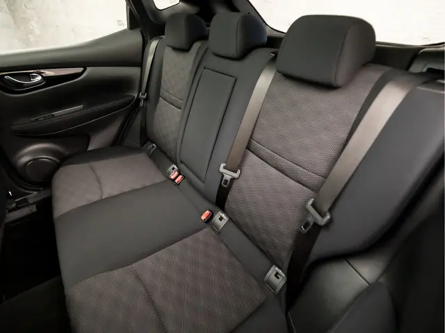 Nissan QASHQAI 1.2 Luxury 2014 Benzine 16