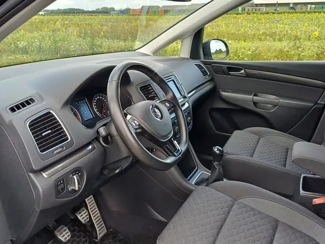 Volkswagen Sharan 1.4 TSI Exclusive JOIN 2019 Benzine 23
