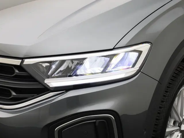 Volkswagen T-Roc 1.0TSI/116PK Life 2025 Benzine 13