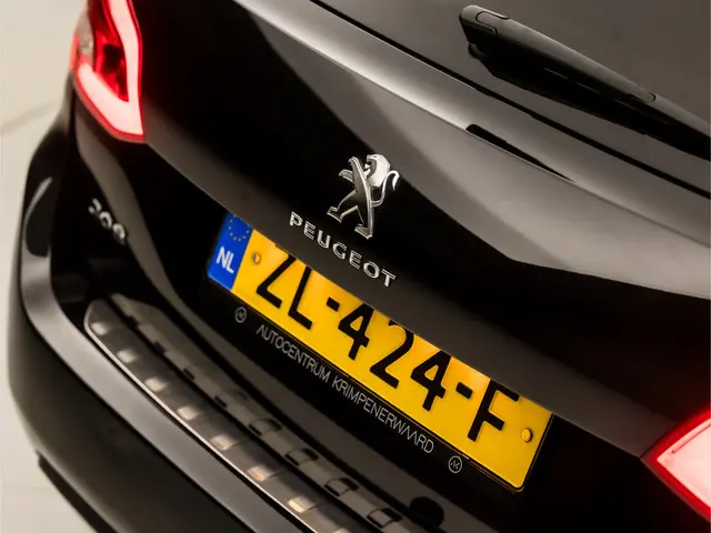 Peugeot 308 SW 1.2 PureTech Sport 2019 Benzine 27