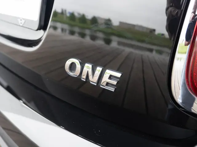 MINI 5-Deurs One Business Edition 2021 Benzine 19