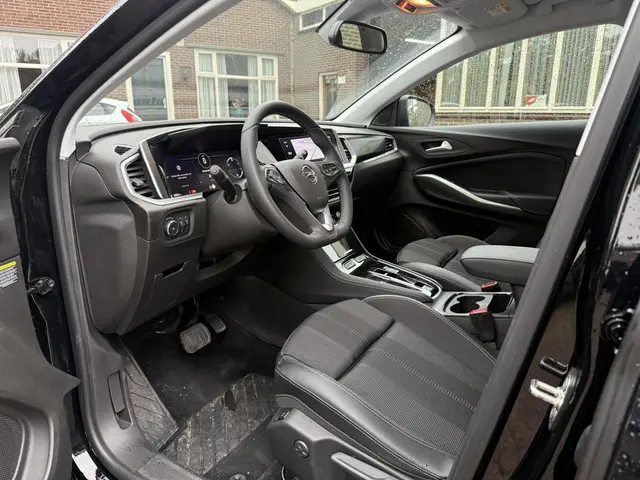Opel Grandland 1.2 Turbo GS Line 2024 Benzine 20