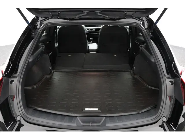 Lexus UX 250h Preference Line 2022 Hybride Benzine 26