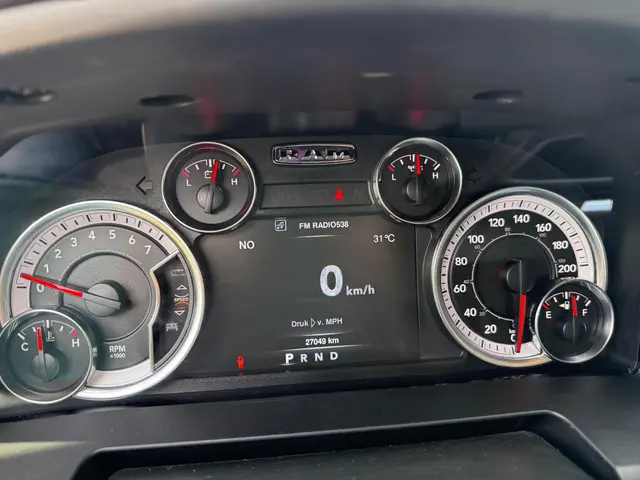 Dodge Ram Pick-Up DODGE 5.7 HEMI MET LPG 2023 LPG/Gas 10