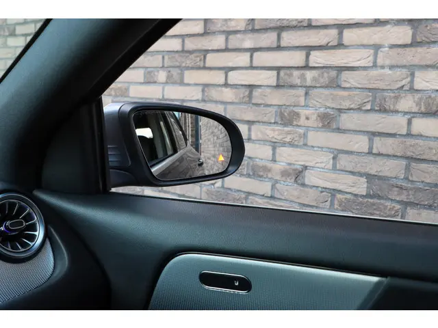 Mercedes-Benz GLA 250 e Style 2022 Hybride Benzine 43