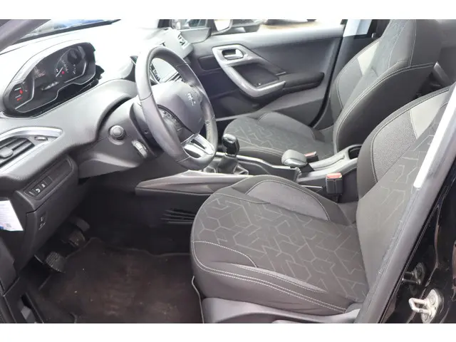 Peugeot 2008 1.2 PureTech Blue Lion 2016 Benzine 18