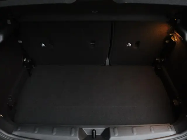 MINI 5-Deurs Cooper 2023 Benzine 12