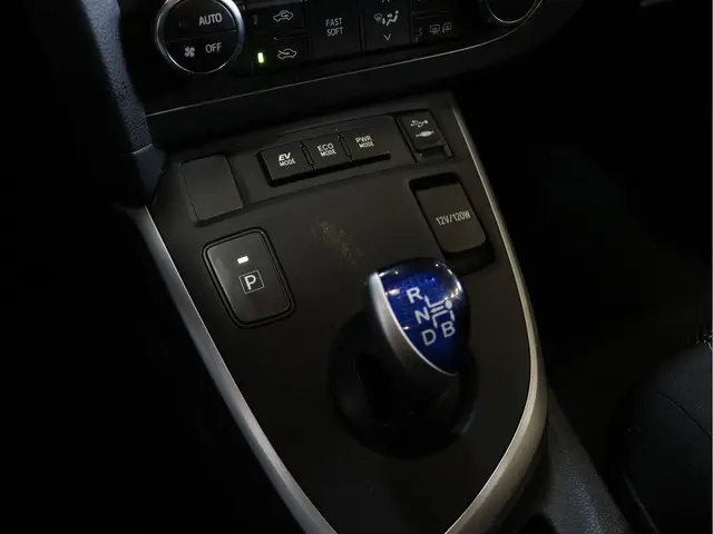 Toyota Auris 1.8 Hybrid Aspiration 2014 Hybride Benzine 19