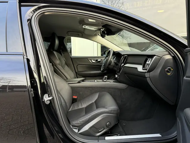 Volvo V60 Cross Country 2.0 B5 AWD 2022 Benzine 34