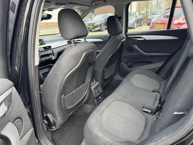 BMW X1 sDrive18i Executive 2018 Benzine 11