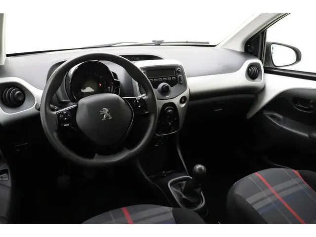 Peugeot 108 1.0 e-VTi Active 2015 Benzine 7