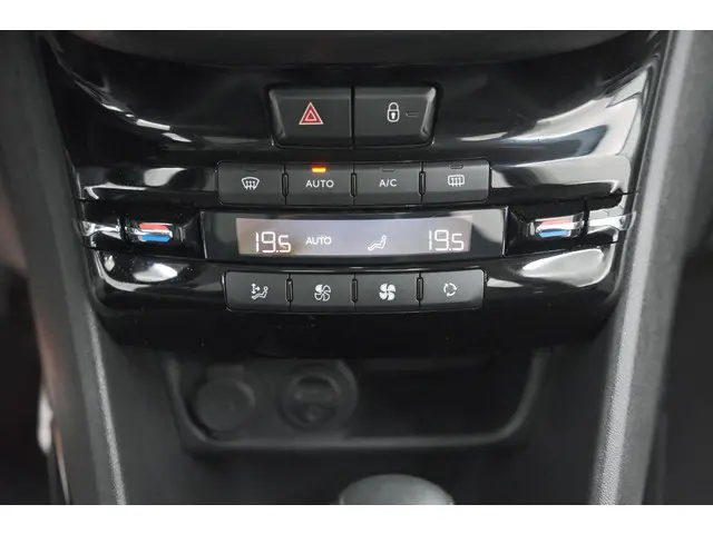 Peugeot 2008 PureTech 110 EAT6 GT 2017 Benzine 48