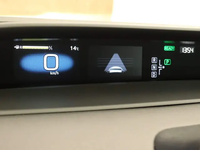 Toyota Prius 1.8 Active 2018 Hybride Benzine 35