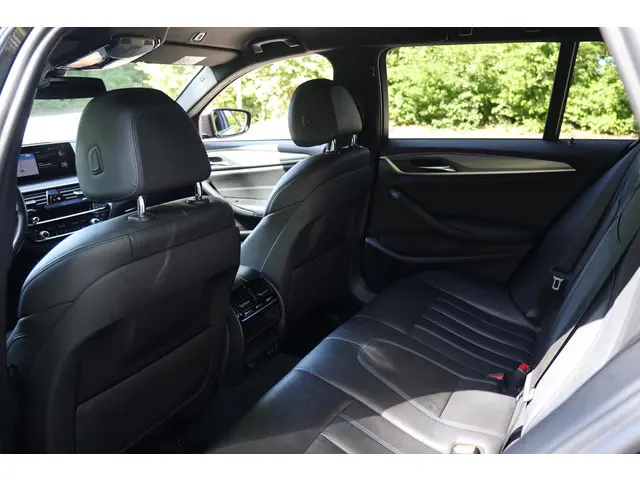 BMW 5 Serie Touring 530i High Executive 2020 Benzine 14