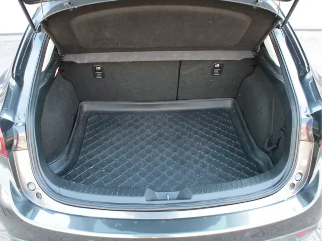 Mazda 3 2.0 Skylease 2016 Benzine 10