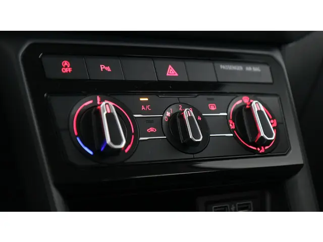 Volkswagen T-Cross 1.0 TSI 115pk Life DSG 2020 Benzine 35