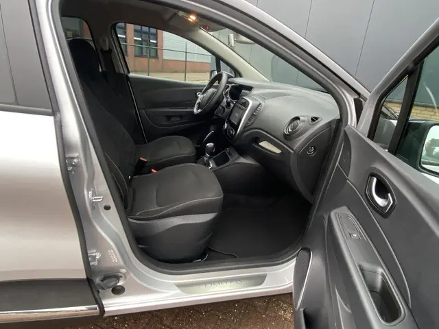 Renault Captur 1.2 TCe Limited 2018 Benzine 18