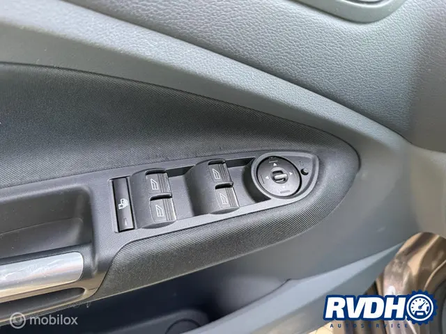 Ford C-MAX 1.0 Titanium 2013 Benzine 19