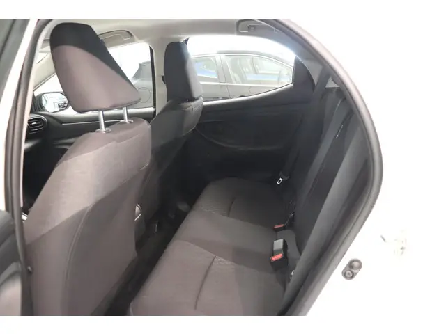 Toyota Yaris 1.5 Hybrid Active 2022 Hybride Benzine 11