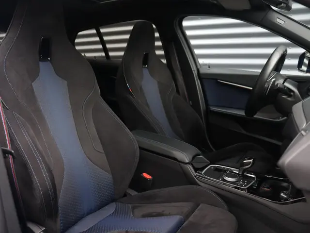 BMW 1 Serie 5-deurs M135i xDrive 2019 Benzine 8