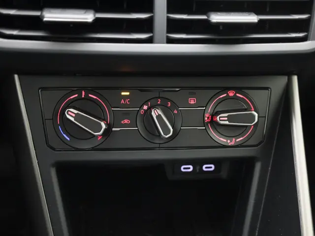 Volkswagen Polo 1.0TSI/95PK Comfortline DSG 2021 Benzine 24