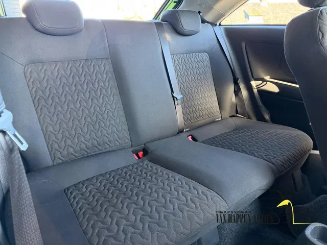 Opel Corsa 1.2-16V Cosmo / apk 2-2027 2014 Benzine 10